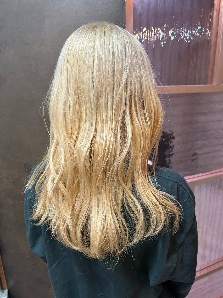 ミディアム カット ヘアカラー トリートメント ハイトーン/ブリーチ 🧁soraのヘアスタイル