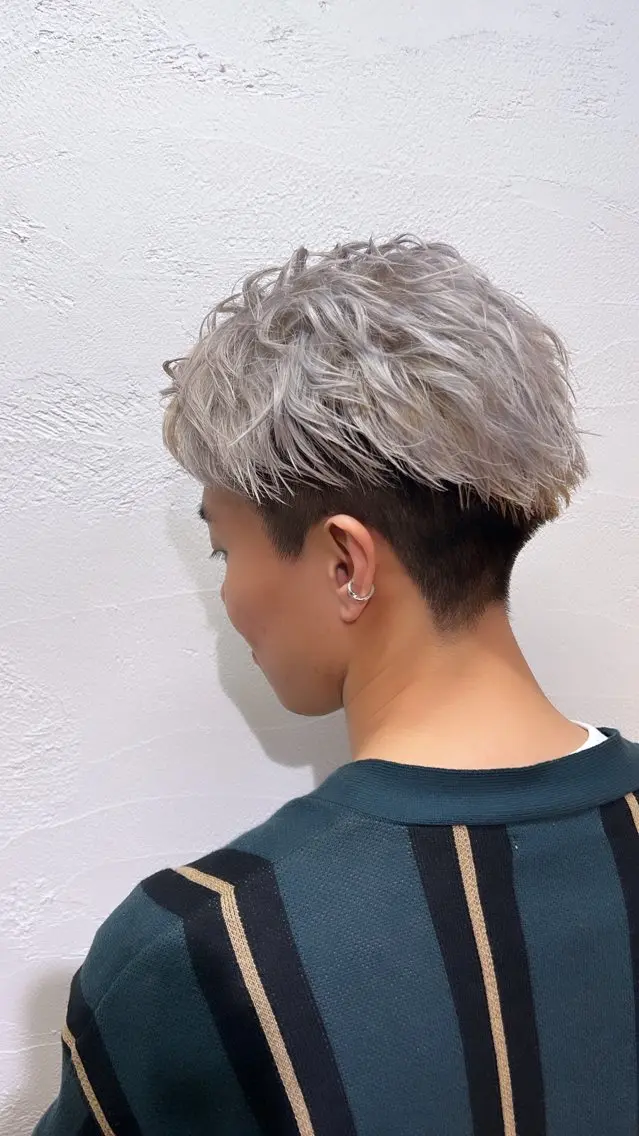 ショート カラー メンズ シルバー ホワイトシルバー カット ヘアカラー 🔥ダブルカラー特化 🔥相原彰太のヘアスタイル