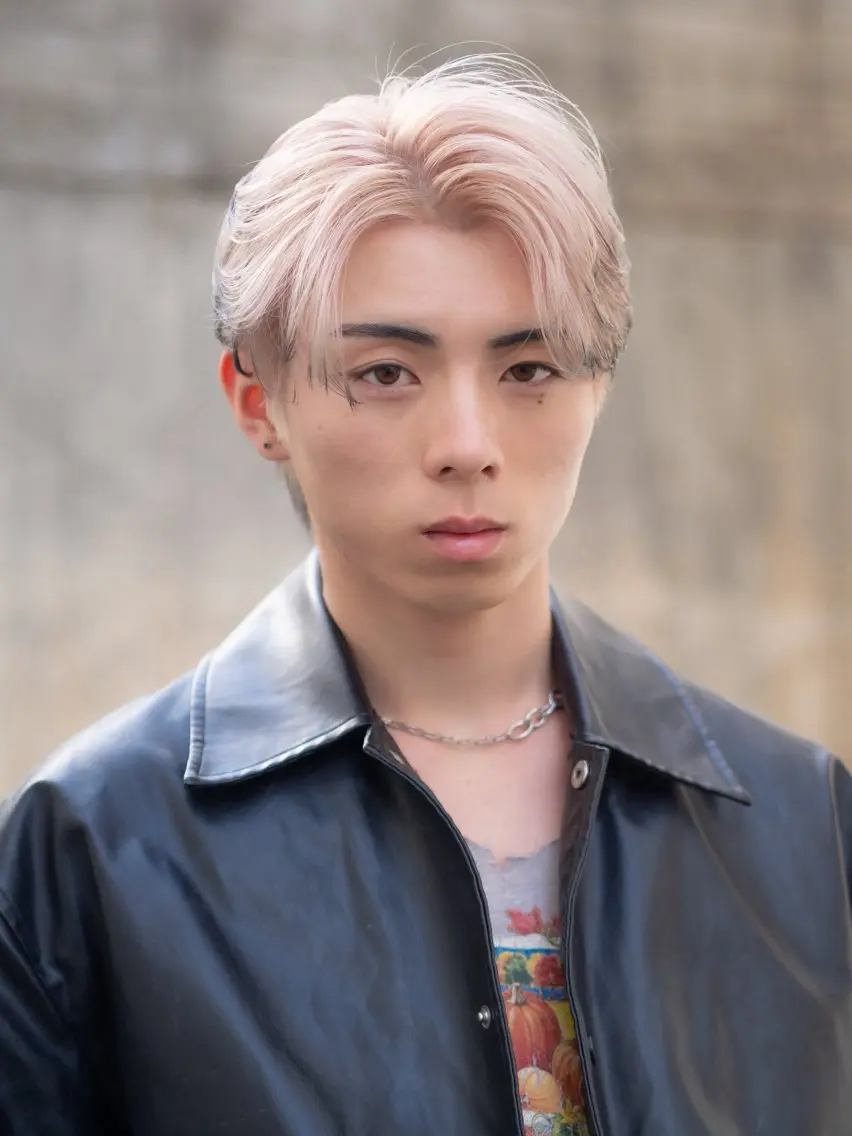 カラー ブリーチ デザインカラー ダブルカラー ブリーチなしカラー ウルフ/レイヤー/ ブリーチカラーのヘアスタイル