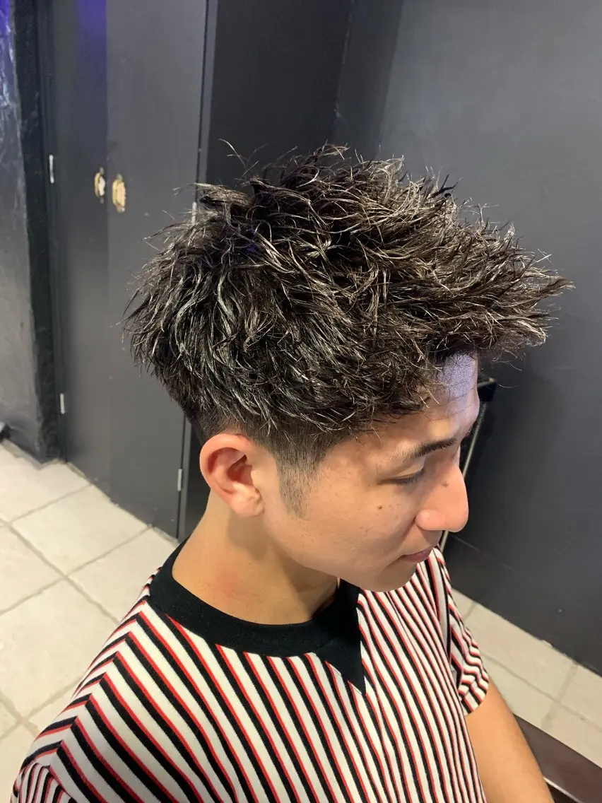 ショート メンズ メンズパーマ メンズツイストパーマ ツイストパーマ カット パーマ トリートメント ヘアセット メンズパーマ/難波/ 心斎橋　室園亮佑のヘアスタイル