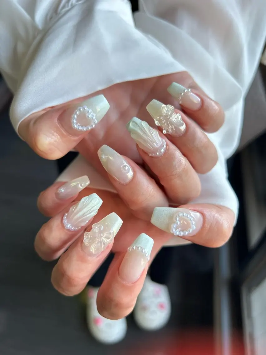 ネイル ハンドネイル フットネイル ✴︎ Delightのネイルデザイン