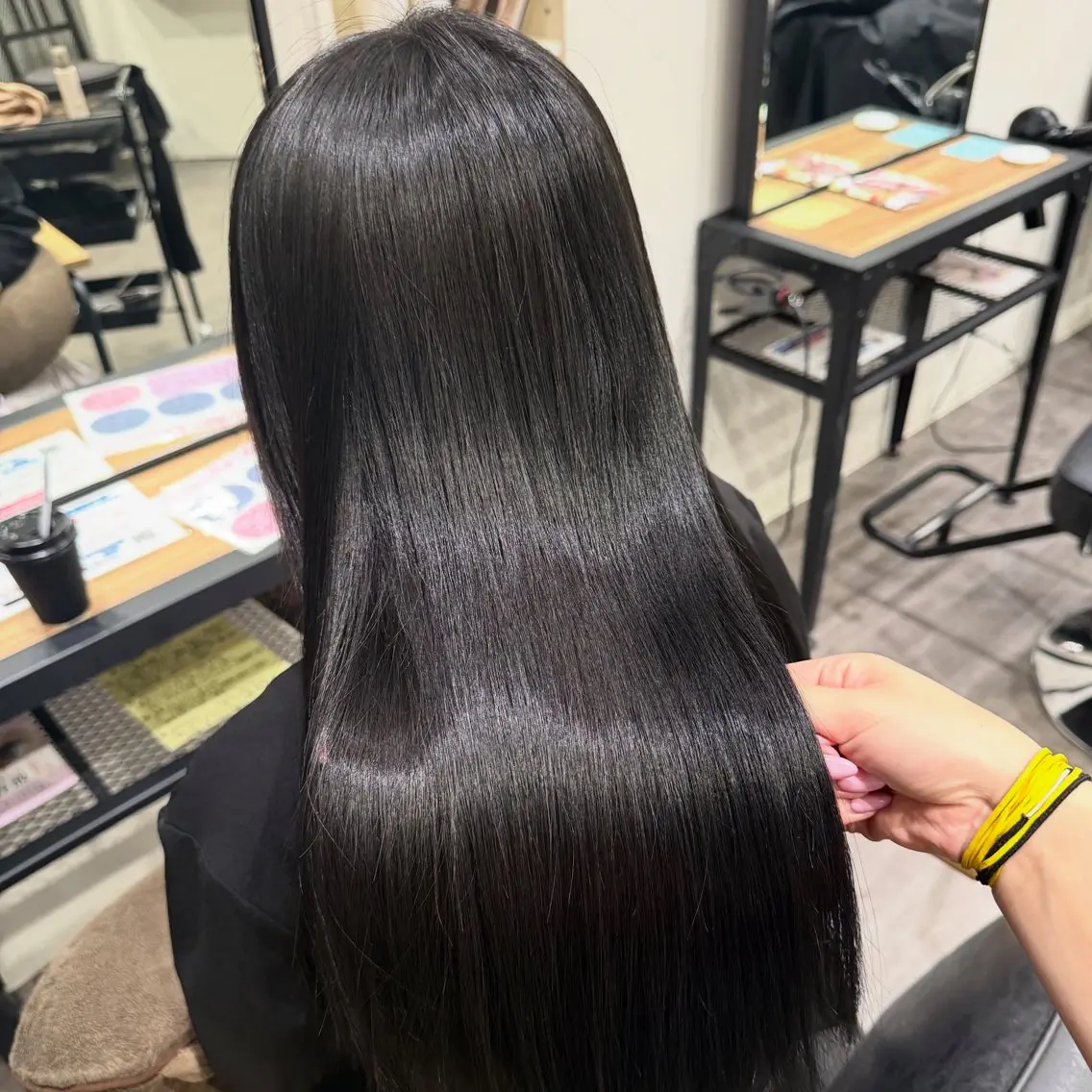 ロング カラー 黒髪 ブルーカラー ブルーブラック カット ヘアカラー cocotte🫧 絹村 琴美のヘアスタイル