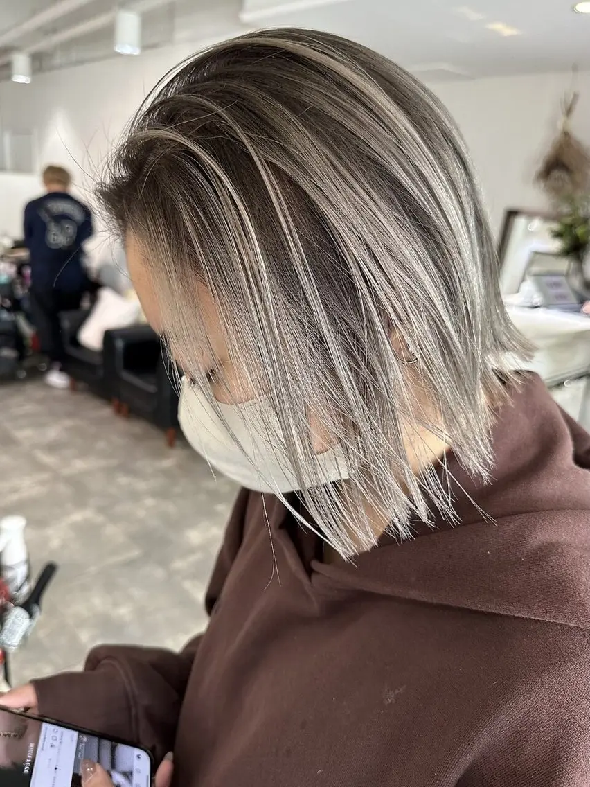 カット+ホワイトブリーチ+ハイトーンカラー+トリートメント/￥19500の写真