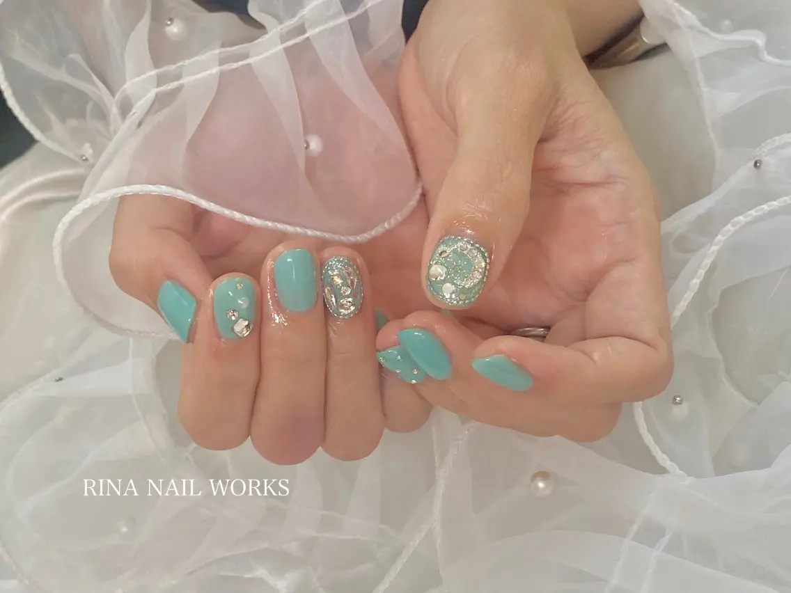 🦋【人気No.2】シンプルデザイン(4本パーツorアート)の写真