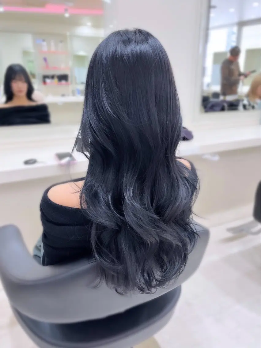 ロング 縮毛矯正× ブルーブラック/池袋のヘアスタイル