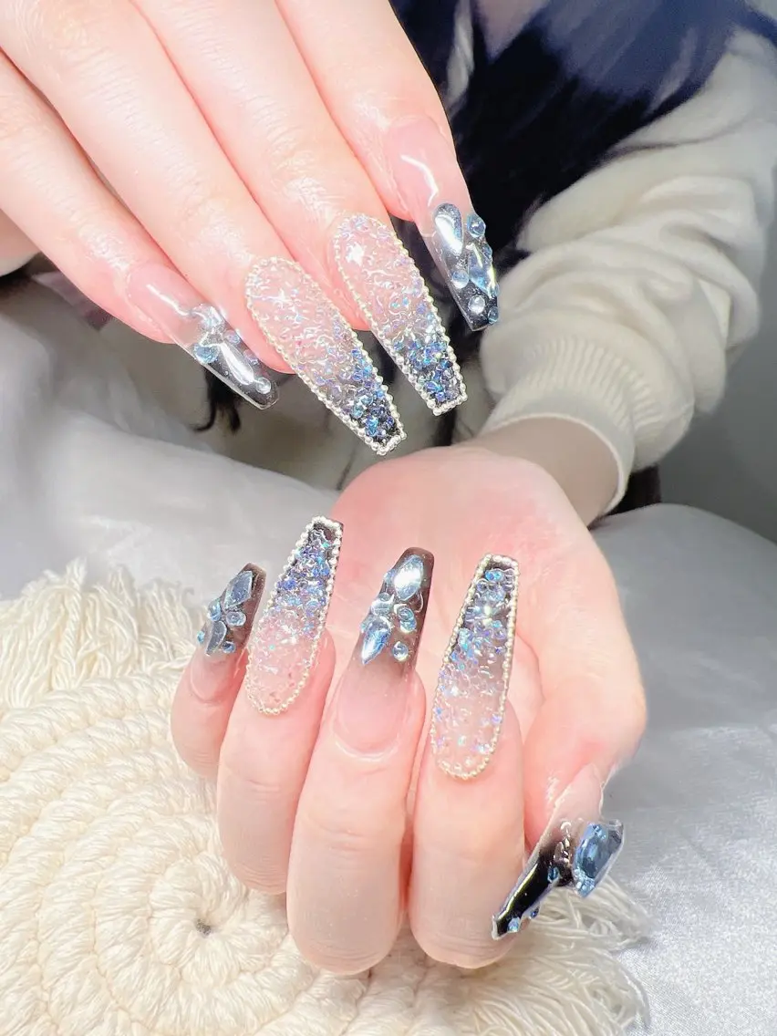 ネイル 長さ出し グラデーション 卒業式 キラキラネイル マグネットネイル Lee Nailsのネイルデザイン