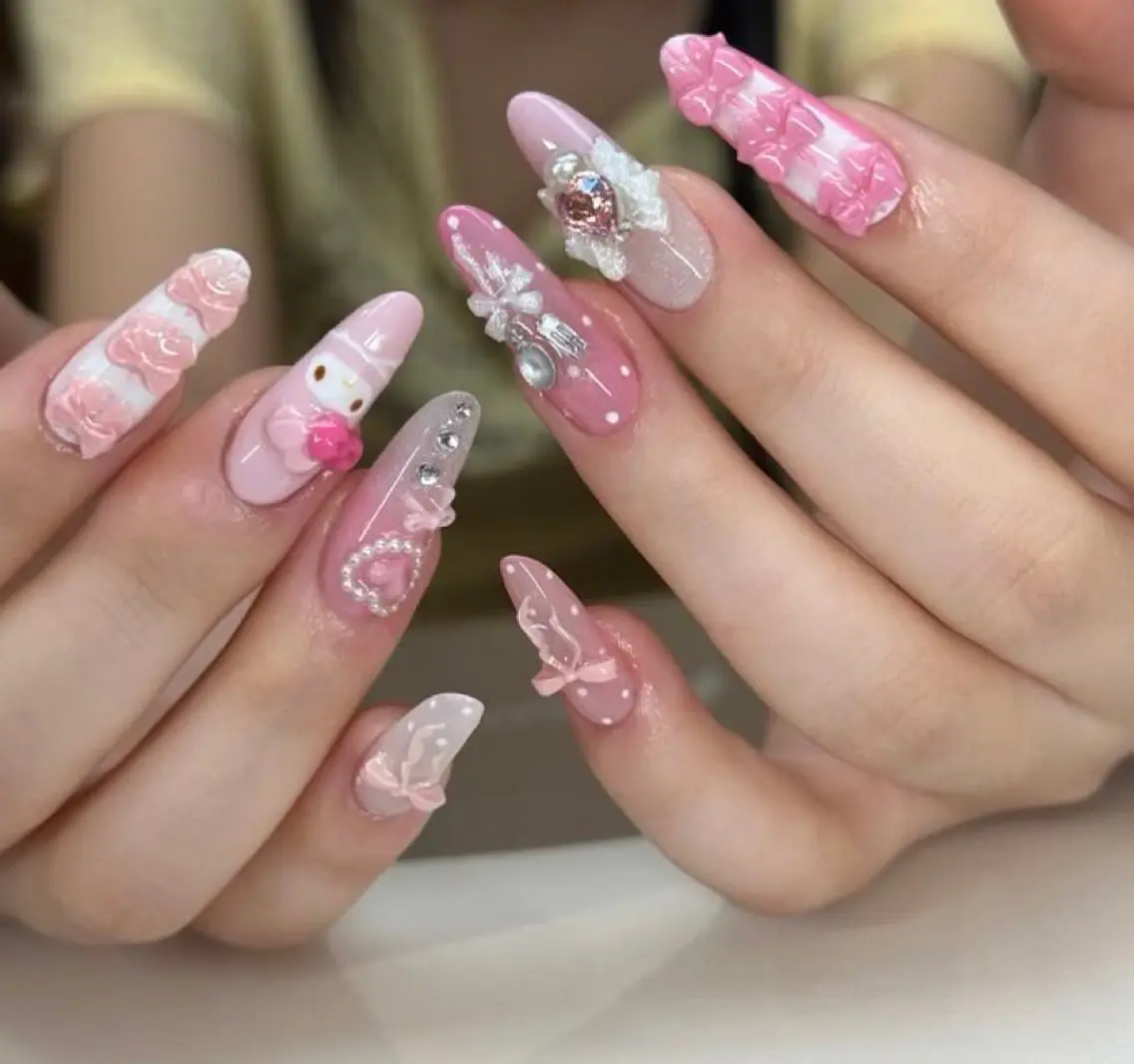 ネイル キラキラネイル 韓国ネイル ロングネイル ワンカラーネイル ワンホンネイル ハンドネイル Rina Nail.Blingのネイルデザイン
