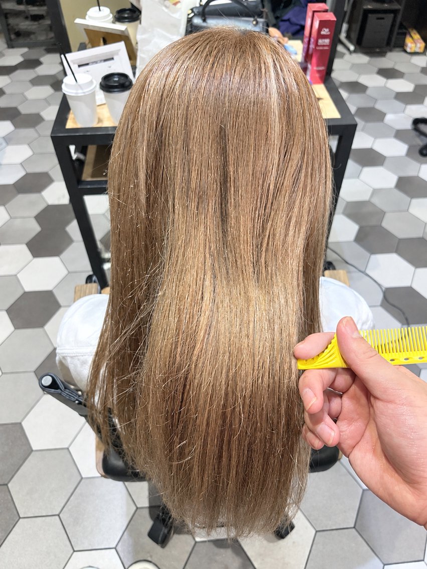 ロング カラー ヘアカラー トリートメント 梅田ハイトーンカラー /ブリーチ/堀江輝起のヘアスタイル
