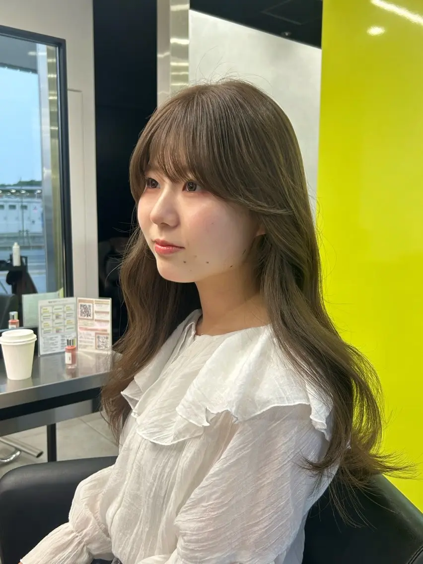 ロング カラー ベージュカラー 透明感カラー オリーブベージュ 菊池 梨麻のヘアスタイル
