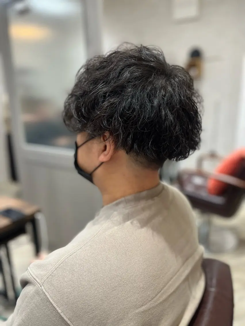 パーマ メンズ メンズパーマ 波巻きパーマ 🫧ぷる艶カラー🫧 Yuubi🦩のヘアスタイル