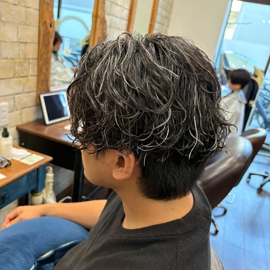 カラー パーマ メンズ カット ヘアカラー パーマ 💈直毛×ツイスパの プロ🥷清水真之介のヘアスタイル