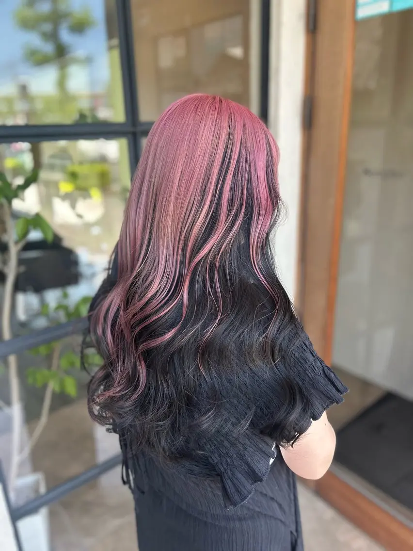 ロング カラー 黒髪 ピンクカラー カット ヘアカラー 井上 花音のヘアスタイル