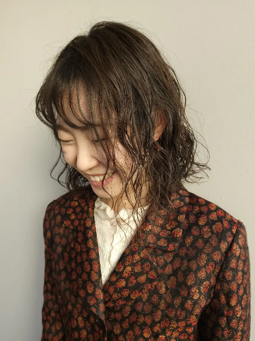 ミディアム パーマ ミディアムパーマ スパイラルパーマ 成瀬 弘光のヘアスタイル