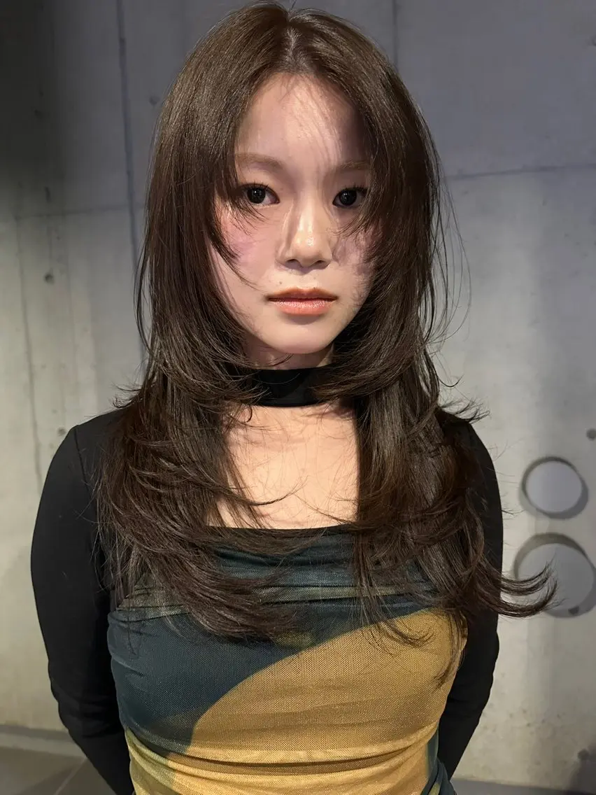 ロング カラー 顔まわりレイヤー ハッシュカット レイヤーカット ウルフカット カット ヘアカラー 似合わせウルフ/ レイヤー/山本祐輔のヘアスタイル