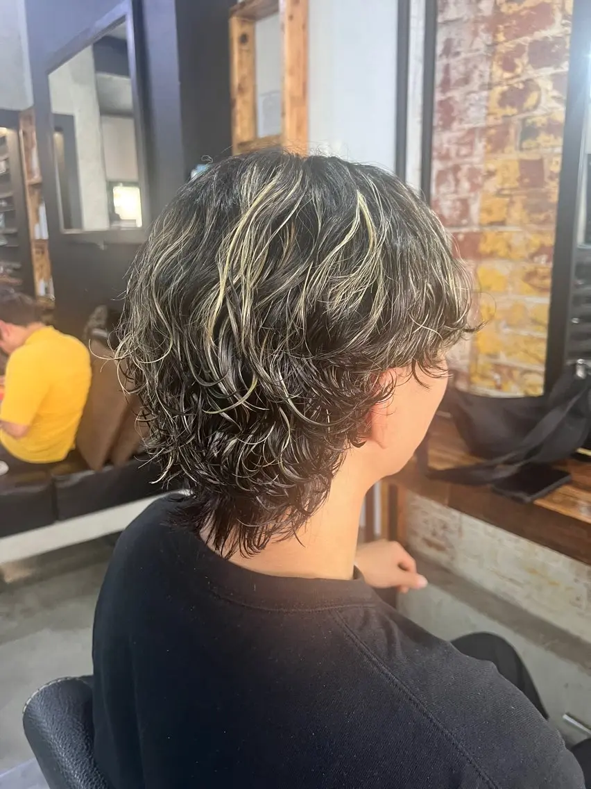 パーマ メンズ メンズパーマ カット パーマ Lisa 海外風スパイラルのヘアスタイル