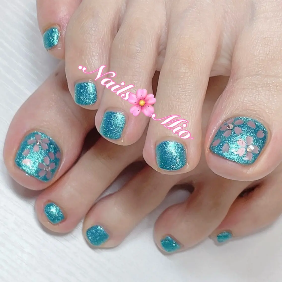 ネイル アートネイル ジェルネイル ワンカラーネイル フットネイル .Nails Mio 赤羽西ネイルサロンのネイルデザイン