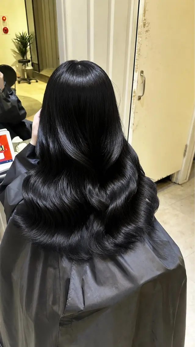 ロング カラー 黒髪 ブルーカラー ブルーブラック 髪質改善 トリートメント カット ヘアカラー ✨本格的韓国スタイル 特化✨ﾊﾙｶ✨️のヘアスタイル