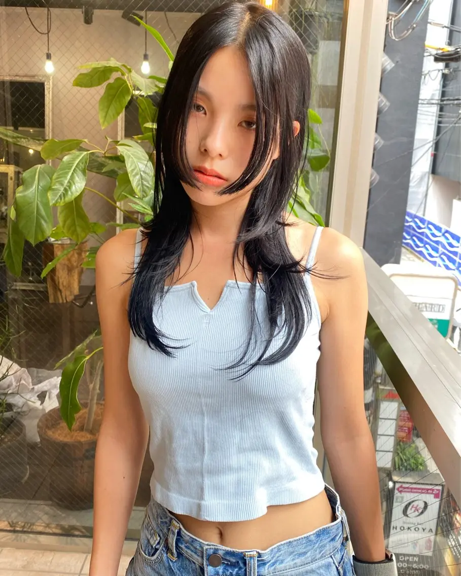 セミロング カラー ヘアアレンジ レイヤーカット ウルフカット モデル募集中！ミカのヘアスタイル