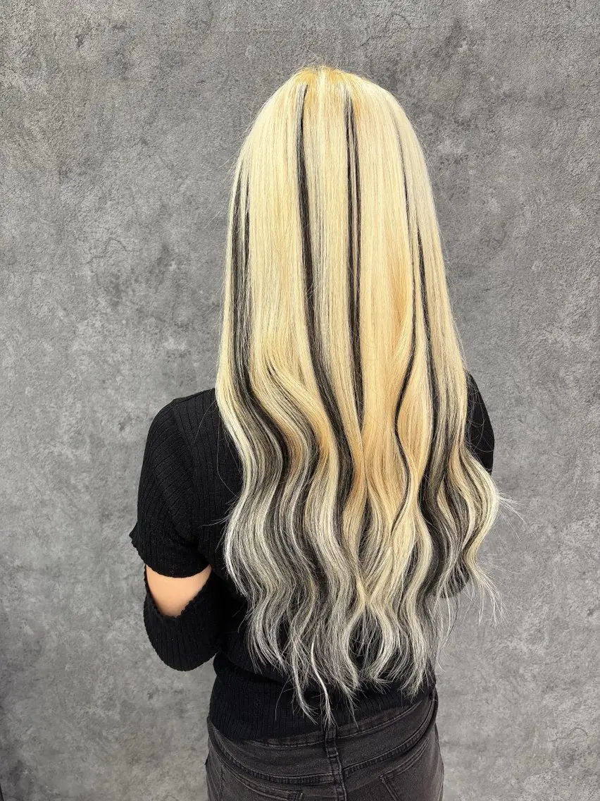 ロング カラー シールエクステ バレイヤージュ ベージュカラー 黒髪 ブリーチ カット エクステ KAZU TACKYのヘアスタイル