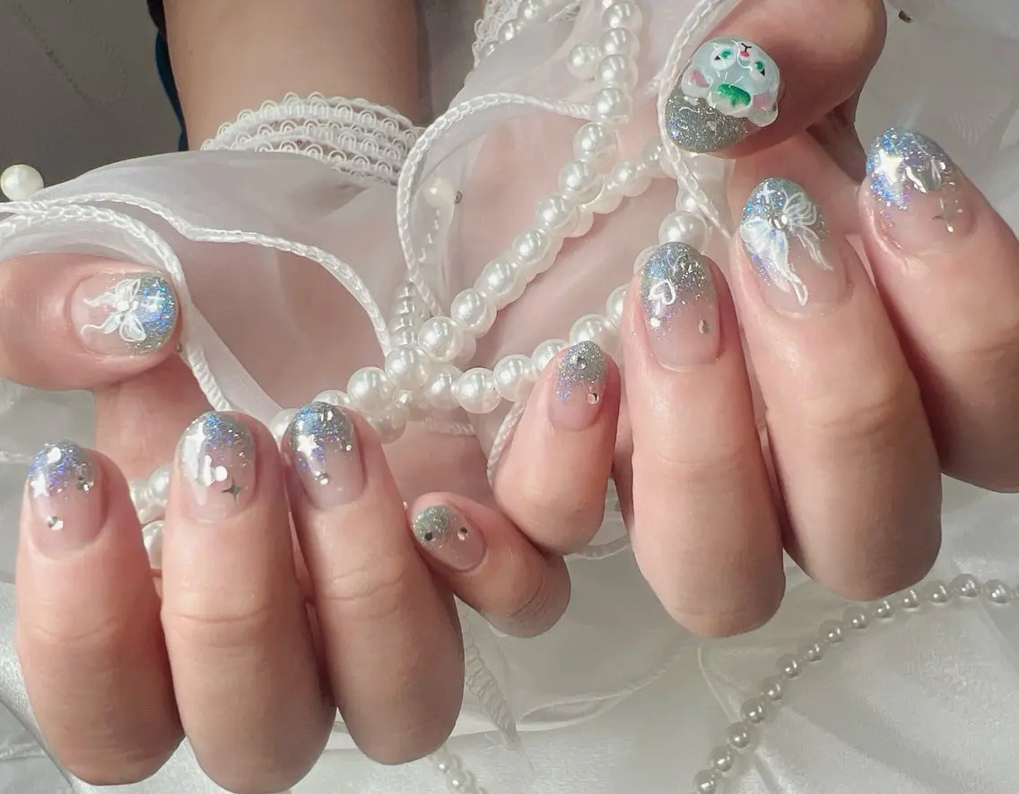 ネイル フラッシュネイル グラデーション ラメ(グリッター) ラメグラデーション リボン bijou nails 蓮のネイルデザイン