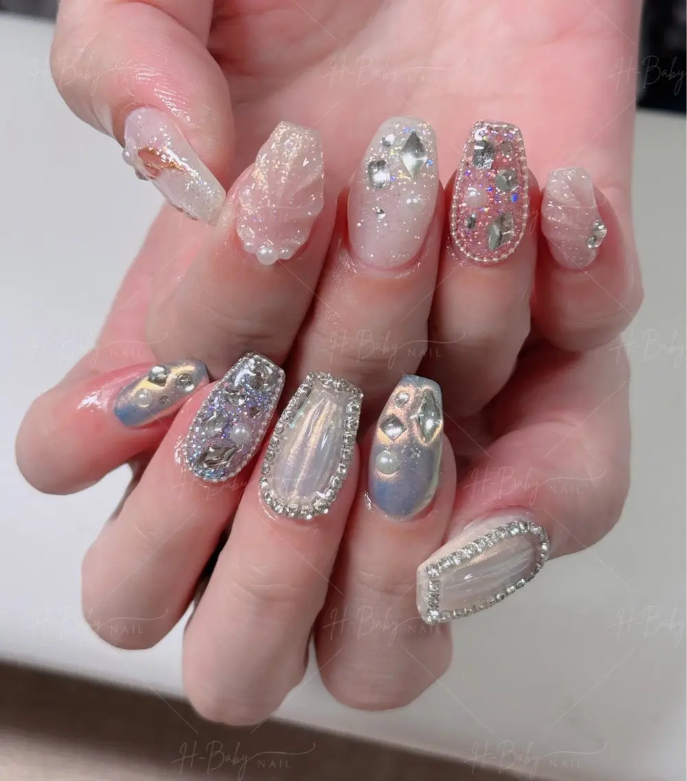 ネイル フレンチネイル ジェルネイル ガラスフレンチ ハロウィン ハート H.baby Nail Salonのネイルデザイン