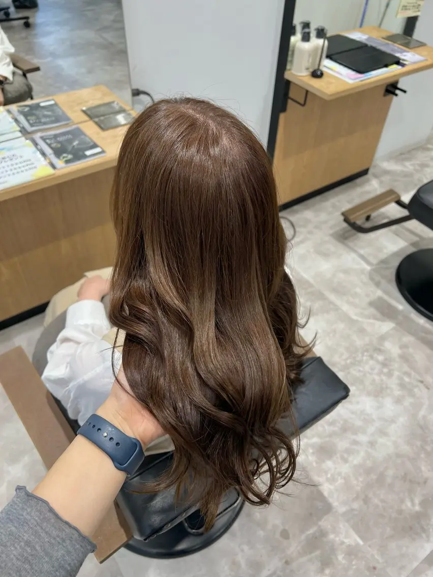 ロング カラー ベージュカラー カット ヘアカラー トリートメント 黒阪 なみのヘアスタイル