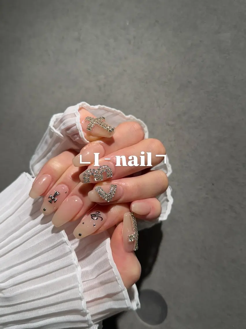 ネイル ハンドネイル I-nailロング /ワンホン/キラキラのネイルデザイン