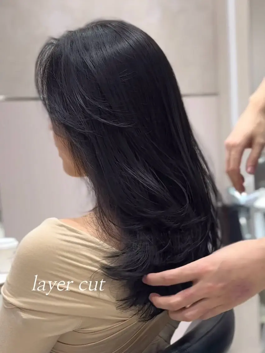 セミロング カラー レイヤーカット カット ヘアカラー トリートメント レイヤー/顔周り /透明感🩶高橋大のヘアスタイル