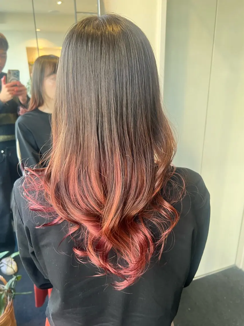 セミロング カラー ダブルカラー グラデーションカラー ピンクカラー ヘアカラー 高田 羊真のヘアスタイル