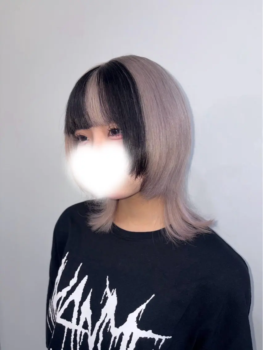 ミディアム カラー ベージュカラー デザインカラー ホワイトベージュ ヘアカラー みゆ/ケア ブリーチ/ハイトーンのヘアスタイル