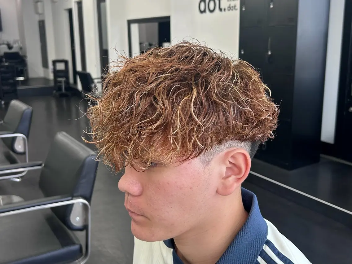 カラー パーマ メンズ カット パーマ 🔥本日限定🔥 パーマ2200円🔥のヘアスタイル