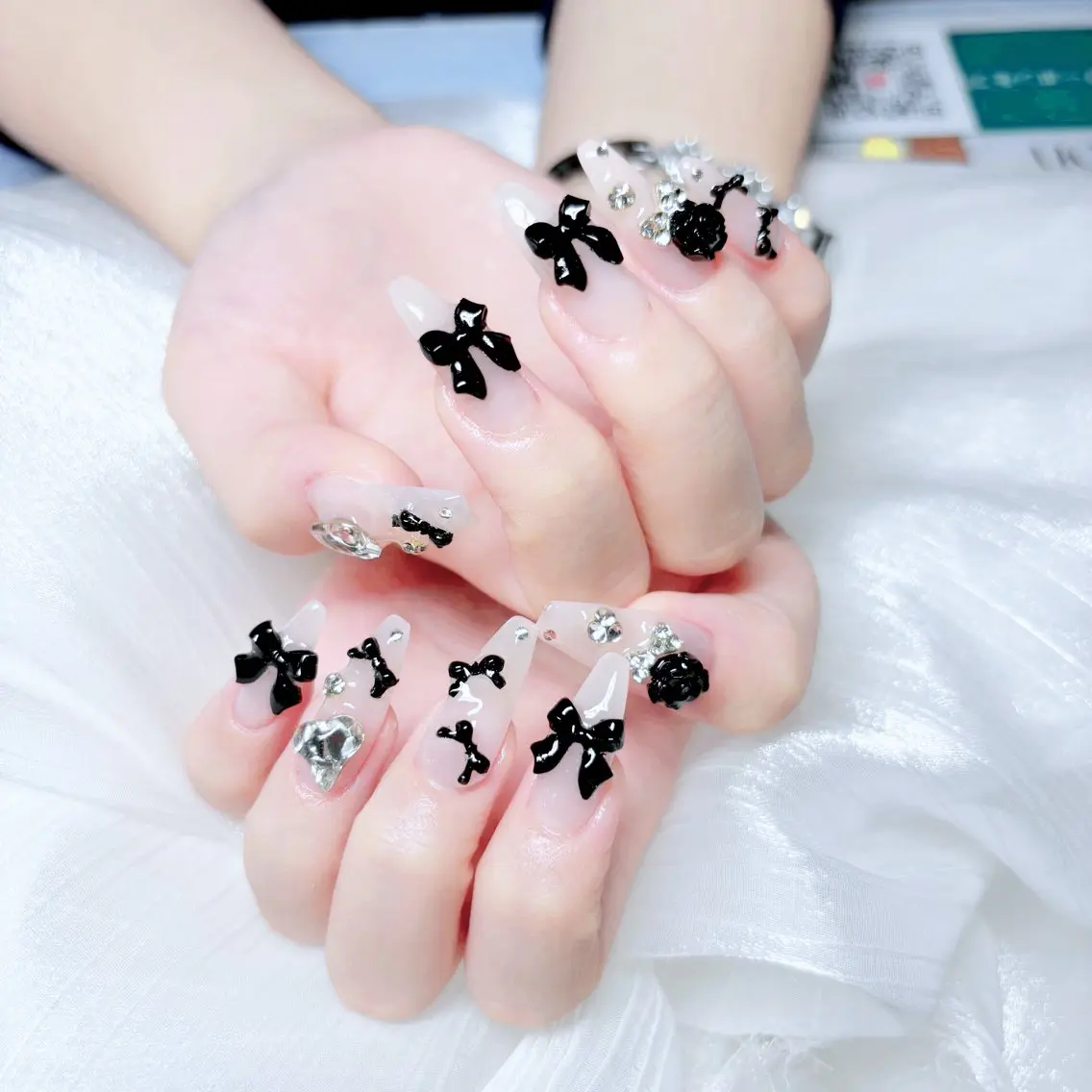 ネイル ハンドネイル H3 Nail Tsuki🦋💙のネイルデザイン