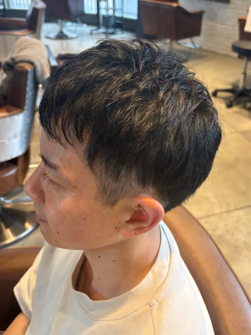 メンズ ツーブロック 刈り上げ 新田 勇斗のヘアスタイル