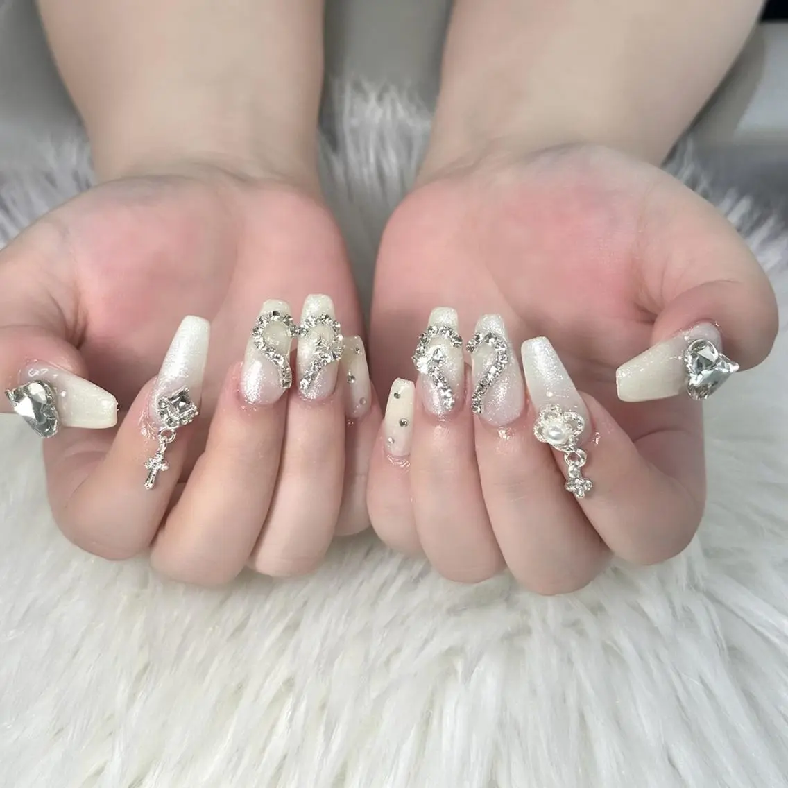 ネイル ❤️💛REBEST 京橋 nailのネイルデザイン