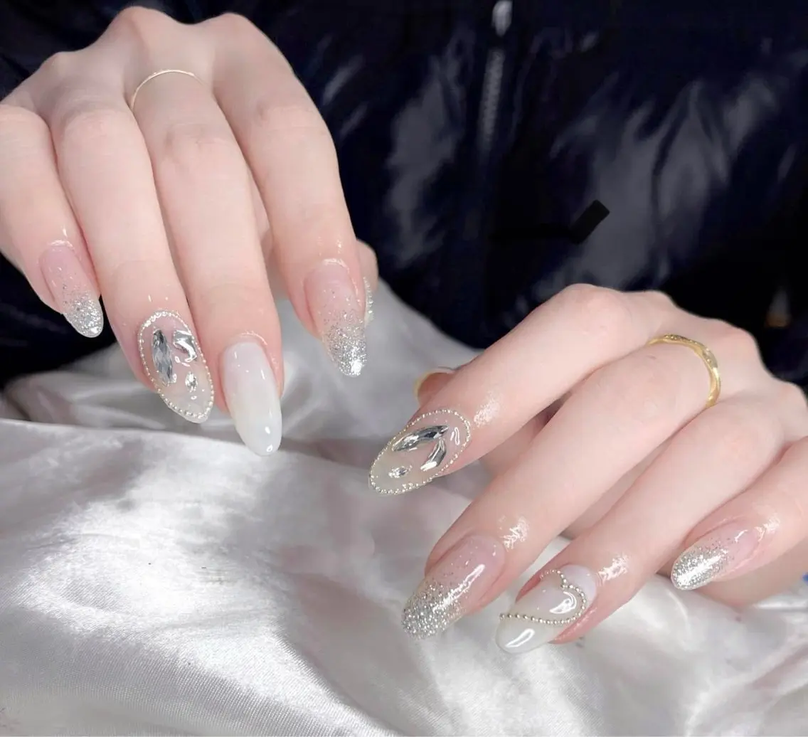 ネイル HIN NAILのネイルデザイン