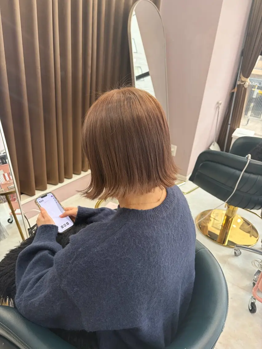 ショート カラー ブリーチ che'rie shizukiのヘアスタイル