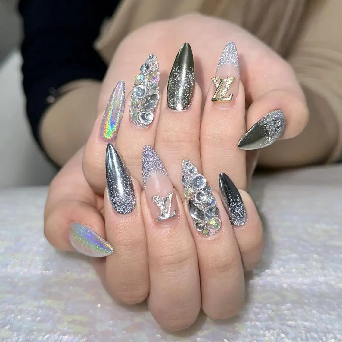ネイル アートネイル 長さ出し ネイルチップ Queen‘s なんのネイルデザイン