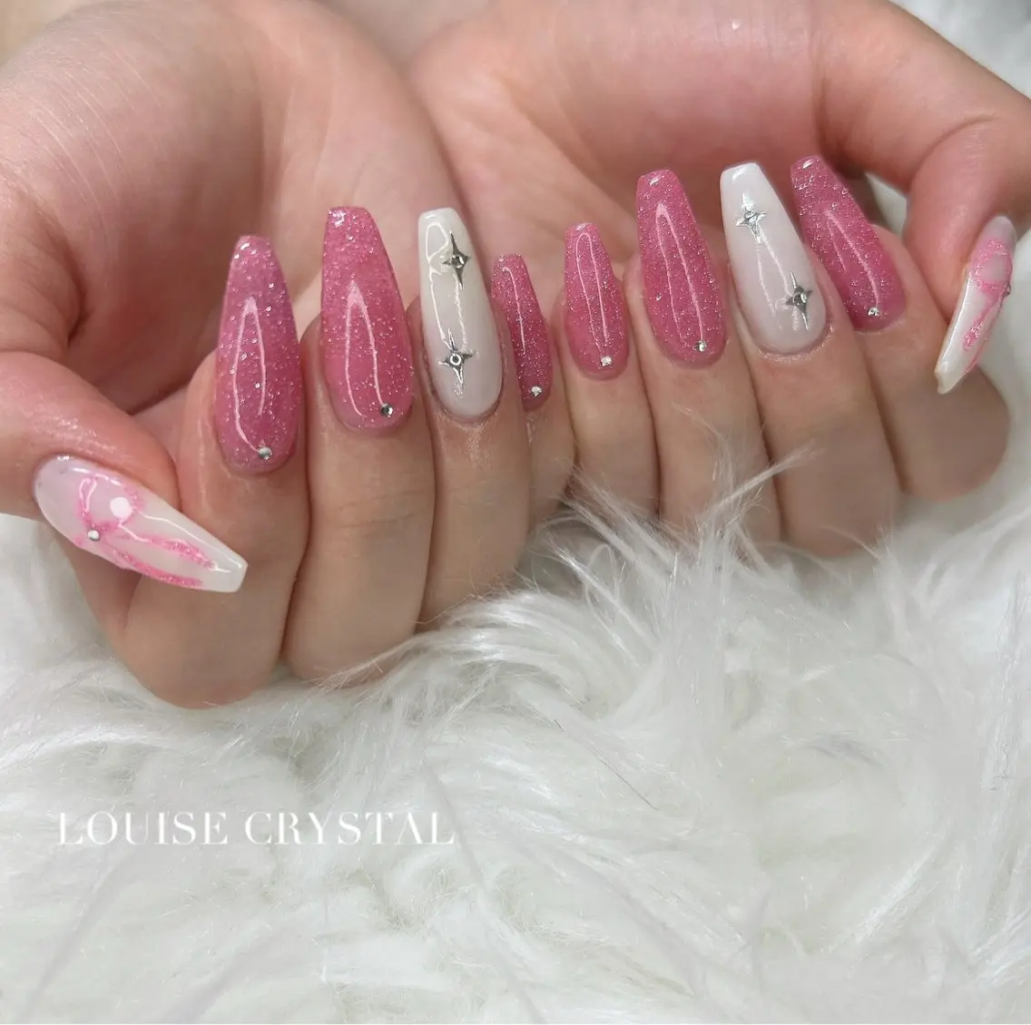 ネイル ハンドネイル LOUISE CRYSTALのネイルデザイン