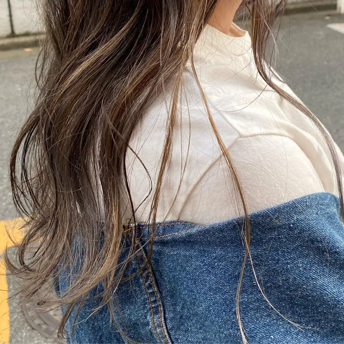 セミロング カラー ブリーチ デザインカラー グラデーションカラー グレージュ ハイライトカラー 田町駅徒歩5分 🌼fumiのヘアスタイル