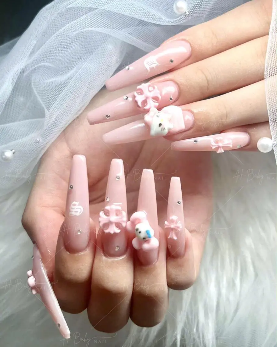 ネイル フレンチネイル ジェルネイル ハロウィン キラキラネイル 韓国ネイル H.baby Nail Salonのネイルデザイン