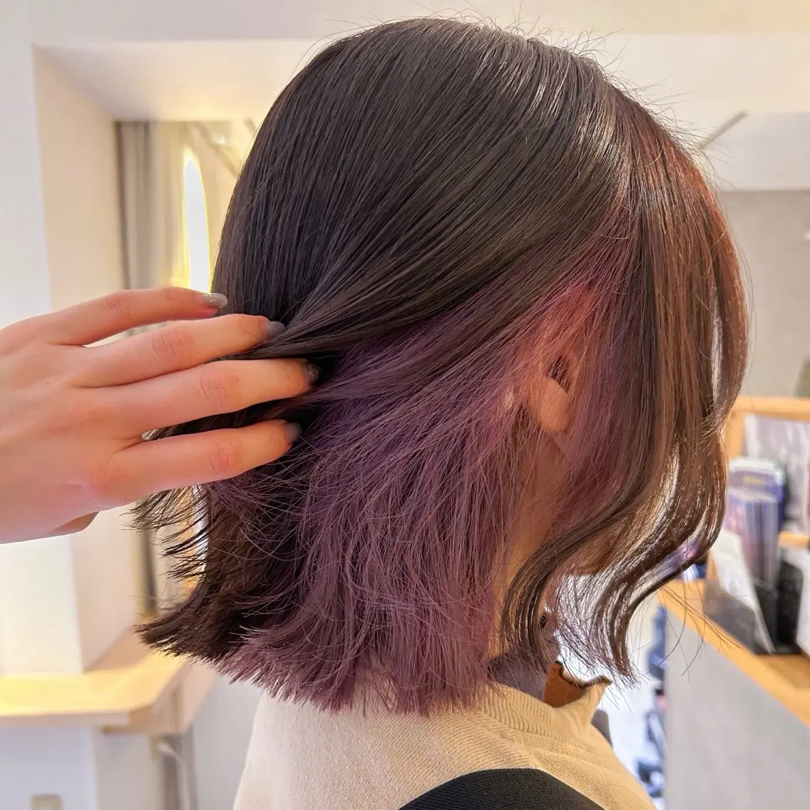 ミディアム カラー ブラウンカラー ラベンダーカラー ラベンダーブラウン パープルカラー 甲斐 瑞稀のヘアスタイル