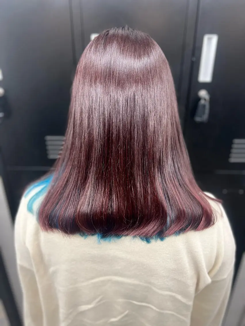 セミロング カラー ブルーカラー レッドカラー カット ヘアカラー 透明感カラー特化🫧 🦋栗原🦋のヘアスタイル