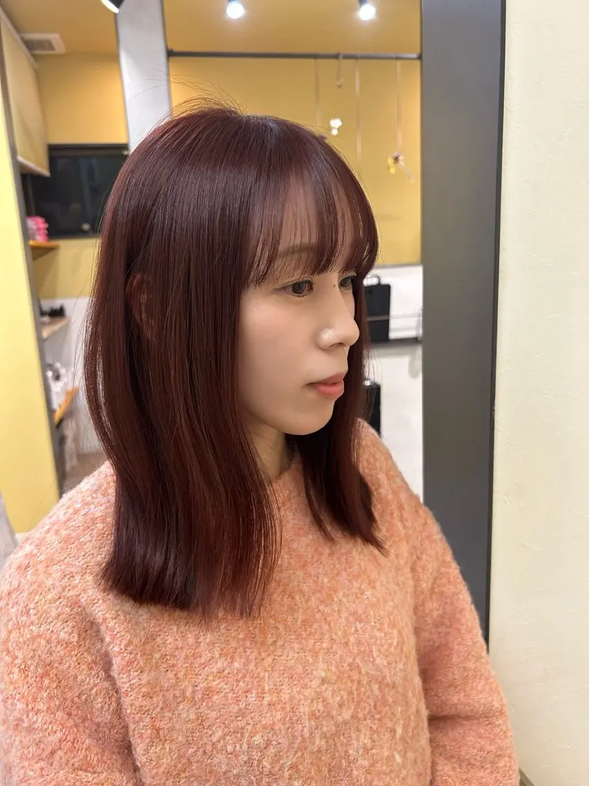 セミロング カラー ブリーチ ボルドーカラー ブリーチなしカラー カット ヘアカラー トリートメント hubhair レイヤー/透明感のヘアスタイル