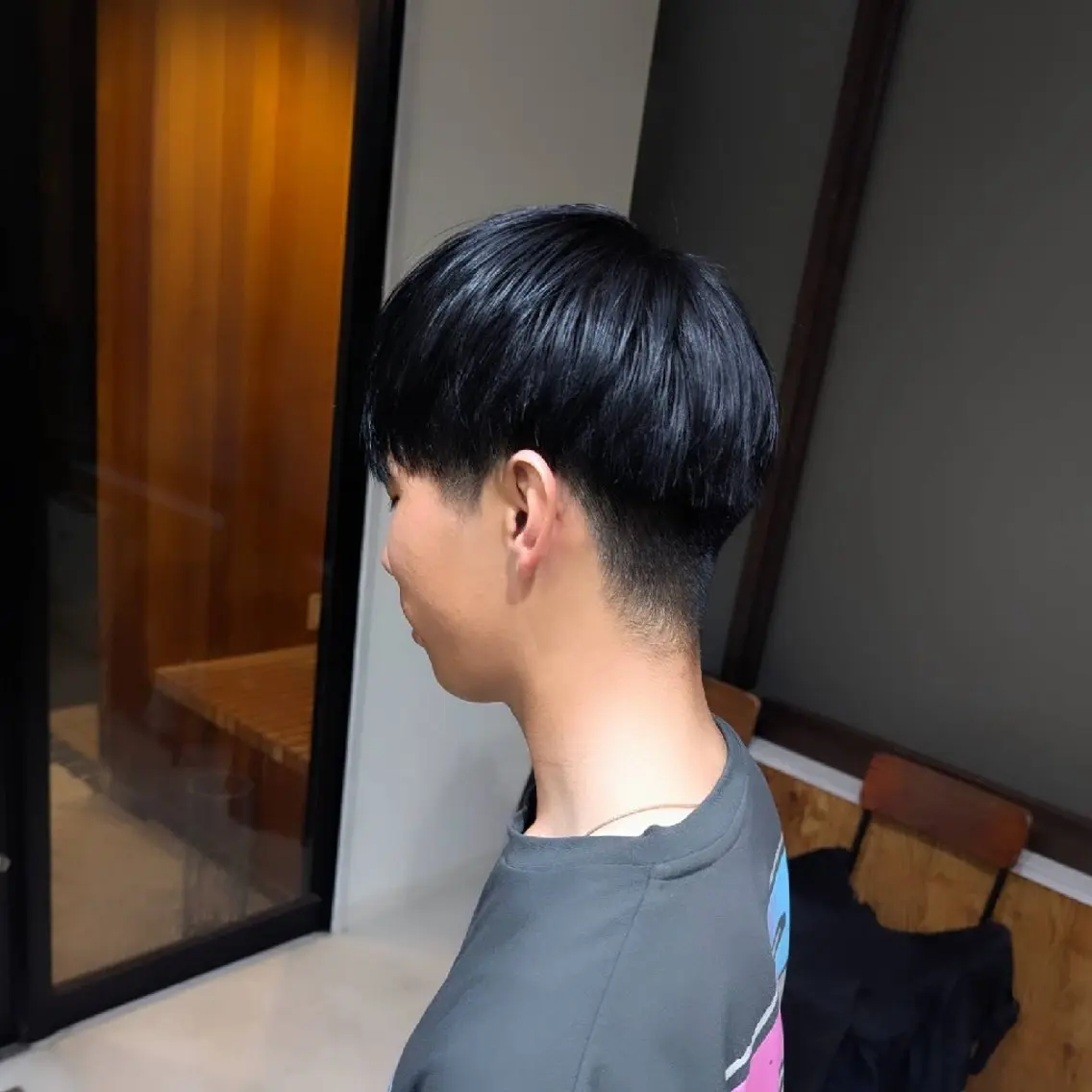 カラー 黒髪 ブルーカラー ブルーブラック 桑原 彩花のヘアスタイル