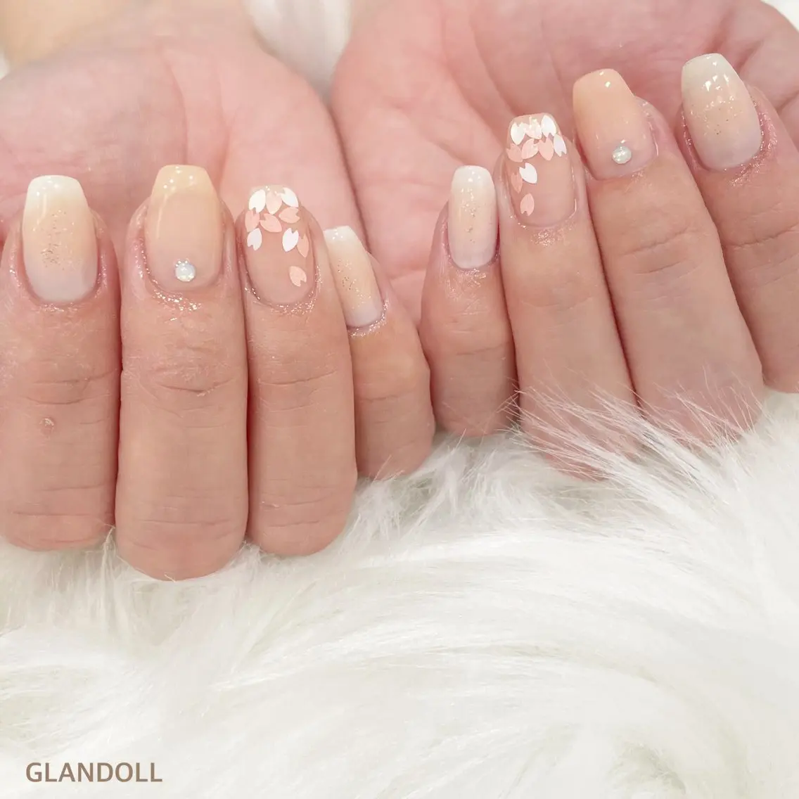 ネイル 桜ネイル ハンドネイル GLANDOLL YURIのエステ・リラクイメージ