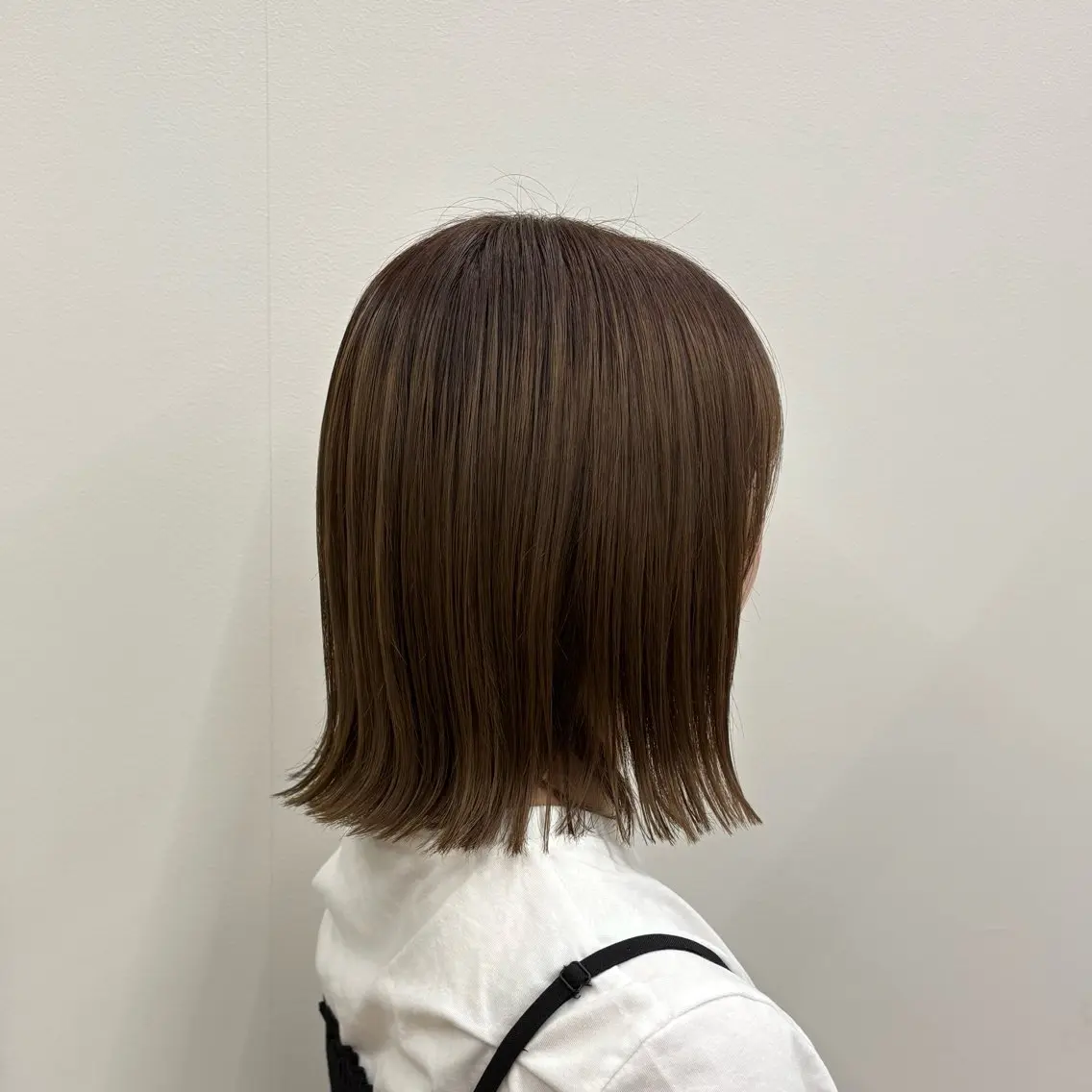 ミディアム ボブ 外ハネヘア カット 古川 咲衣のヘアスタイル
