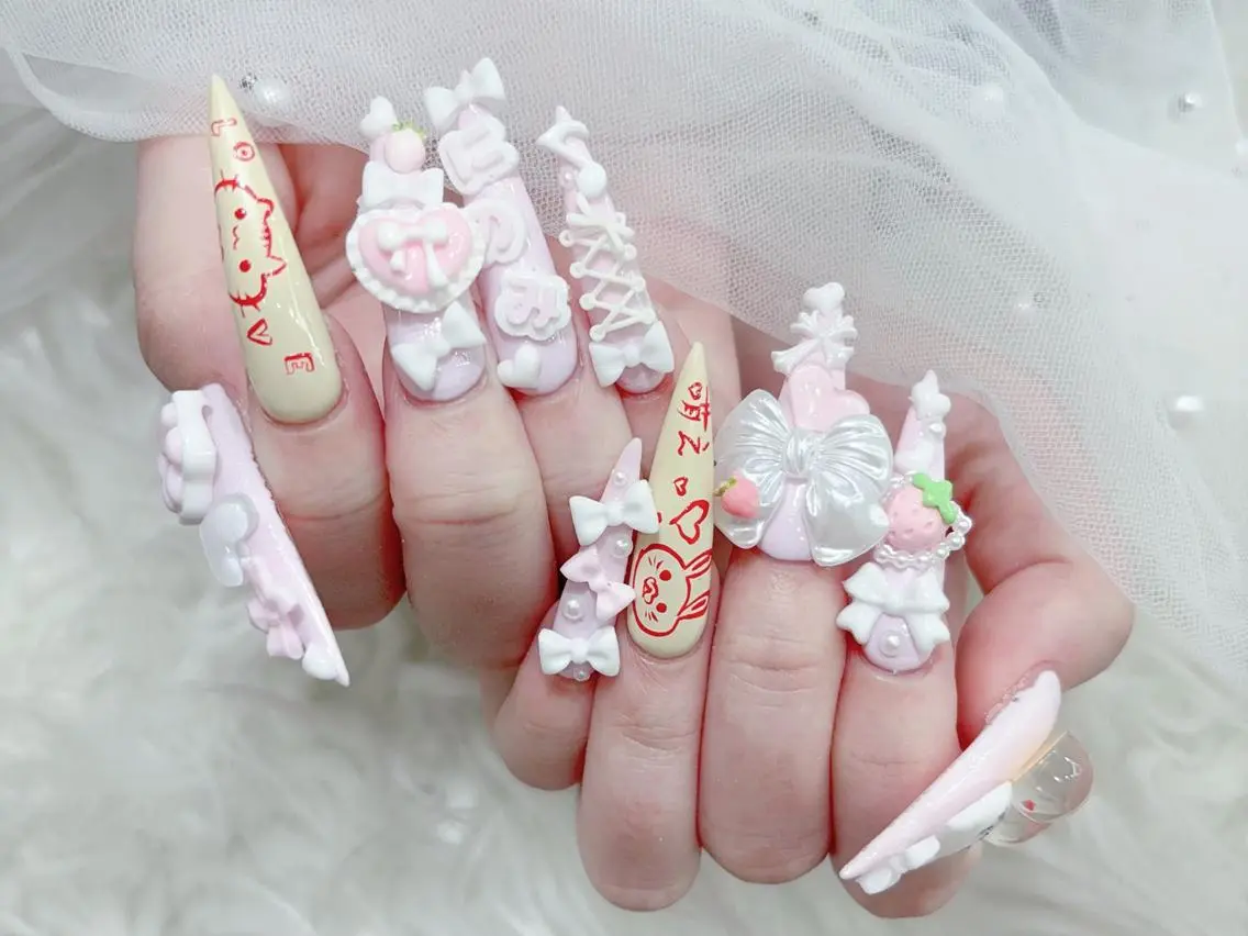ネイル 長さ出し キラキラネイル 韓国ネイル ロングネイル 持ち込み ハンドネイル ハンドケア MUNI🎀 NAIL のネイルデザイン