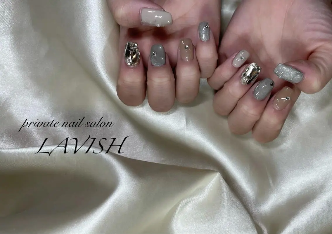 ネイル 氷ネイル・うるうるネイル 韓国ネイル ニュアンスネイル ワンカラーネイル 春ネイル LAVISH 大和店 emi・:*+のネイルデザイン
