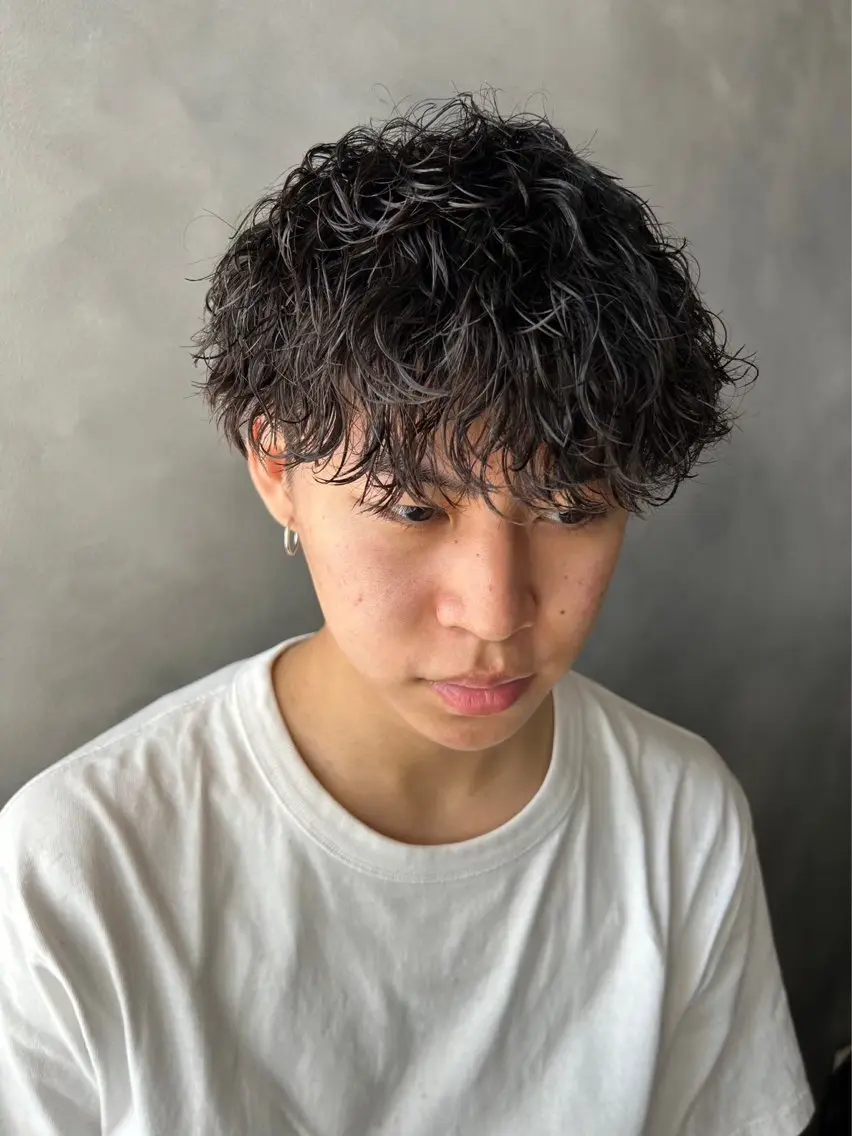 ショート パーマ メンズ メンズパーマ 波巻きパーマ 長谷川 啓吾のヘアスタイル