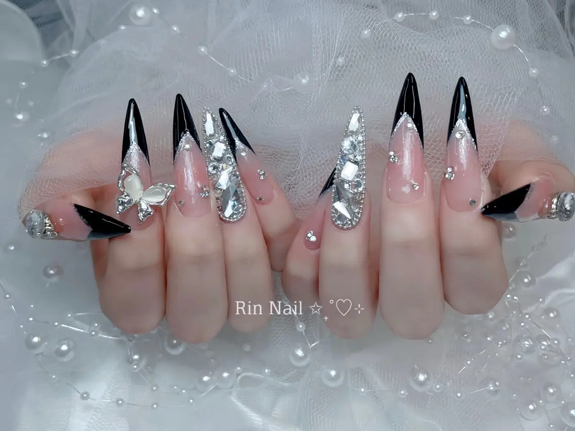 ネイル アートネイル チークネイル ジェルネイル ロングネイル マグネットネイル ハンドネイル Rin Nail 新大久保店のネイルデザイン